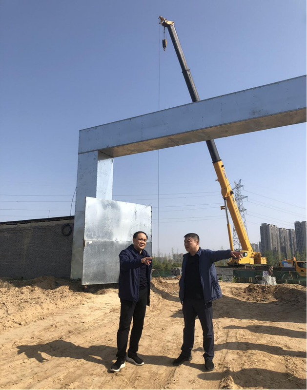 鄭州市建設(shè)投資集團有限公司黨委委員、副總經(jīng)理張巖到侯寨新鎮(zhèn)區(qū)安置區(qū)調(diào)研項目建設(shè)工作